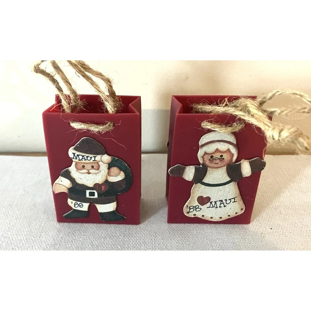 SET OF 2 - SANTA & MRS CLAUS SHOPPING BAG Christmas Ornaments - Maui '88